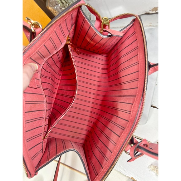 Louis Vuitton Monogram Empreinte Pont Neuf MM - Picture 9 of 13